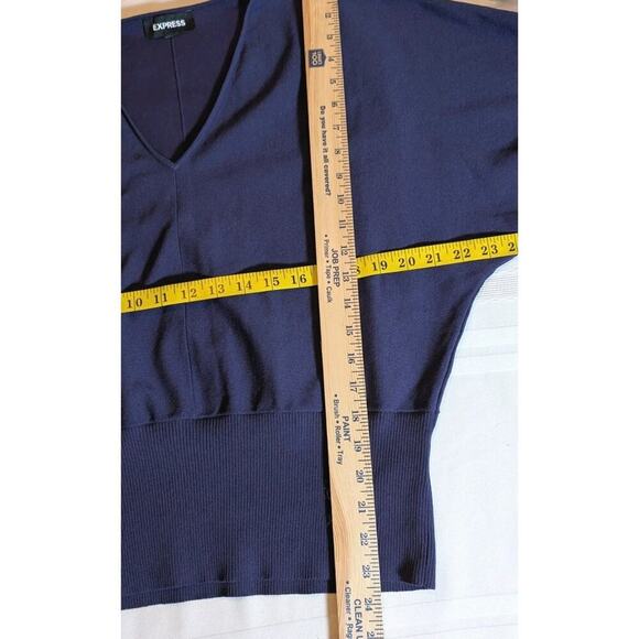 Women's Express V-Neck Banded Bottom SoHo Sweater Purple top - XL - Picture 6 of 8